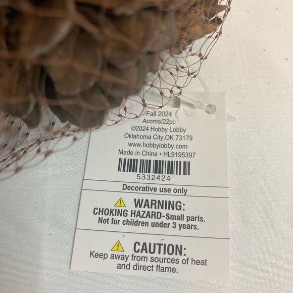 New Pinecones & Acorn Filler  22 Pieces Per Bag Christmas Fall Table Decor Craft - Picture 4 of 4